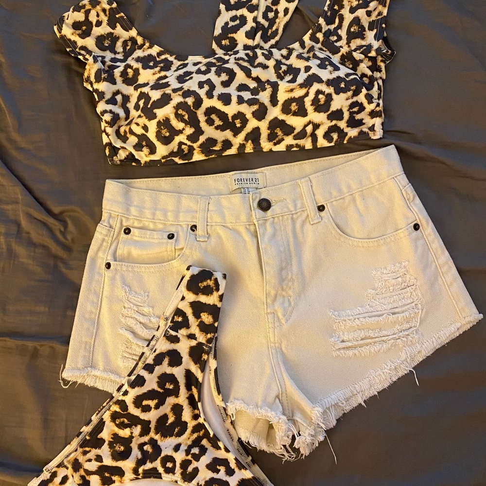 leopard off the shoulder swimsuit + jean shorts 🤩